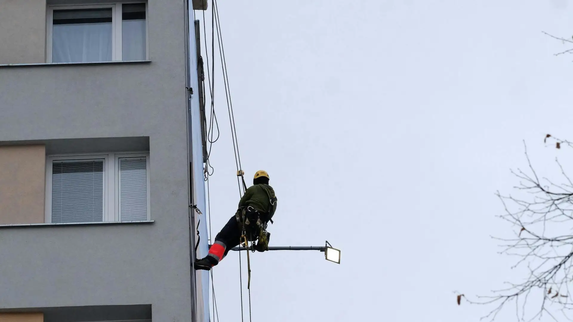 Fassadenarbeiten am Gebäude